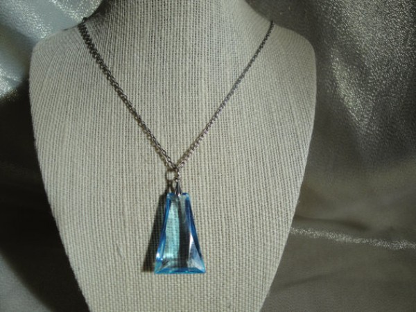 aquamarine silver pendant