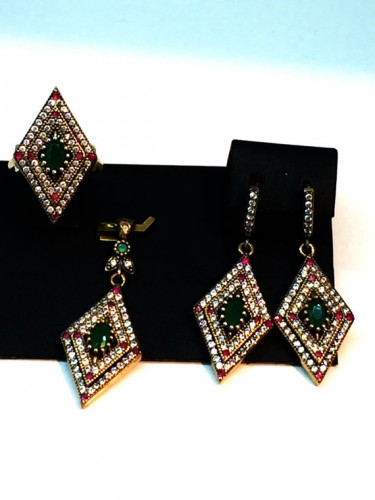 emerald jewellery set