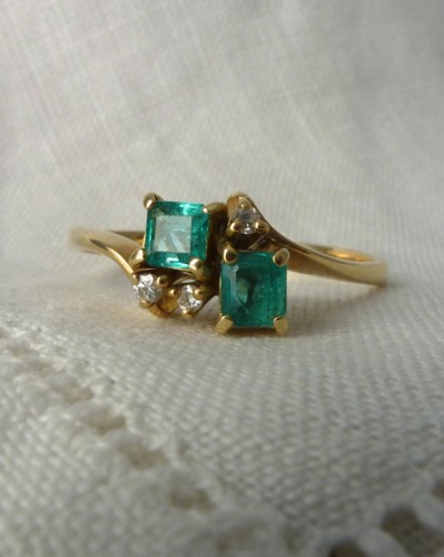 emerald ring with diamond