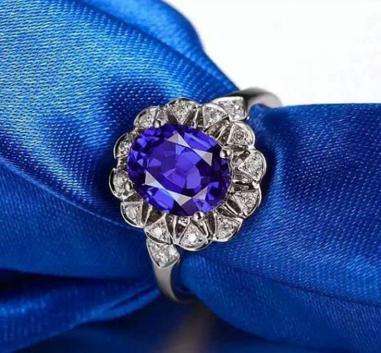 Tanzanite Diamond Rings